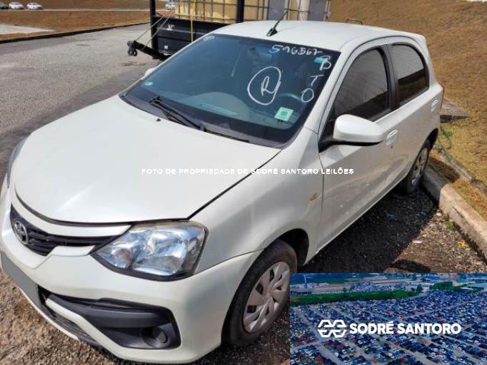 TOYOTA ETIOS XS 17/17