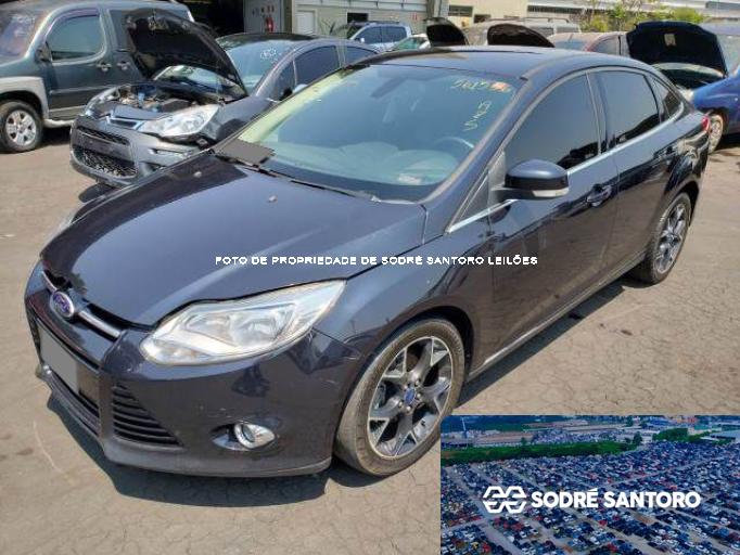 FORD FOCUS SEDAN 13/14