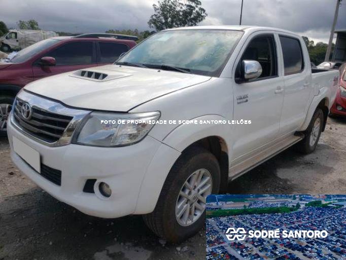 TOYOTA HILUX CD 15/15